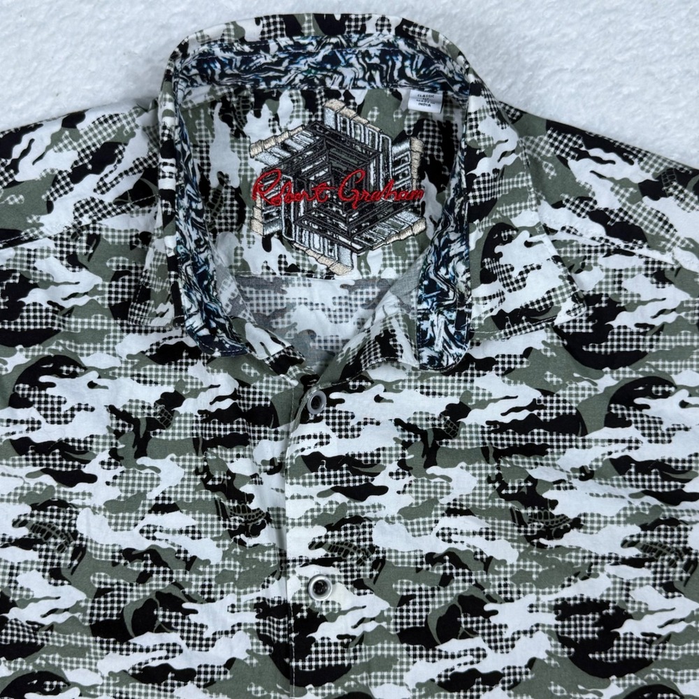 Robert Graham Men's Camo Print Short Sleeve Button Down Shirt
